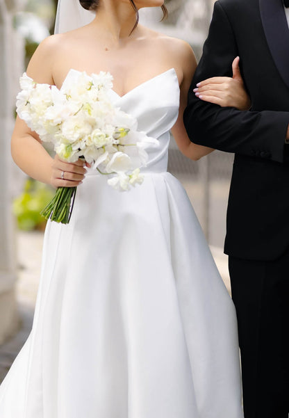 Simple Sleeveless Sweetheart Slit Wedding Dress