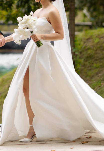 Simple Sleeveless Sweetheart Slit Wedding Dress
