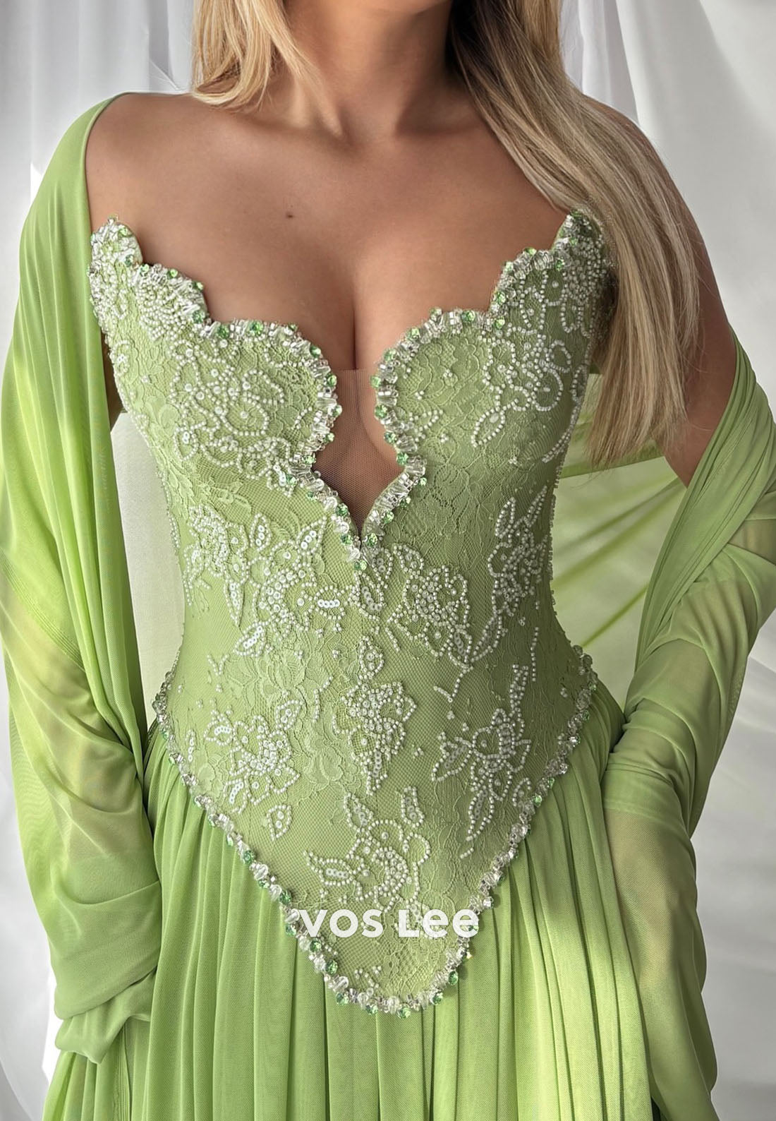 Green A Line Lace Appliques Beading Crystals Sweetheart Long Prom Dresses