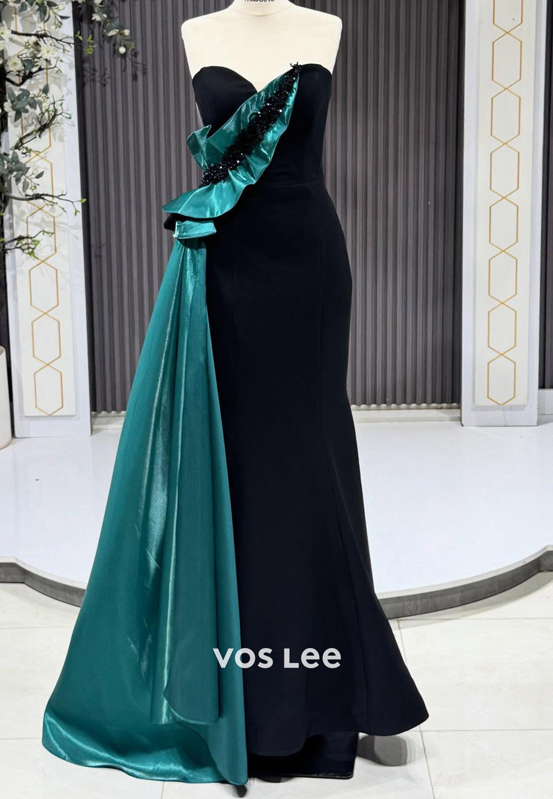 Couture & Classic A-Line Sweetheart Strapless Beading Floor-Length Evening Dresses