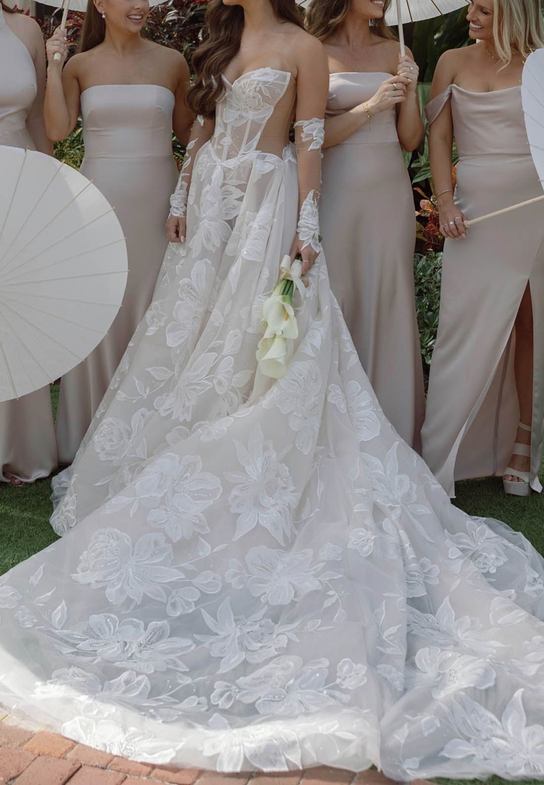 Charming A-Line Sweetheart Lace Wedding Dress