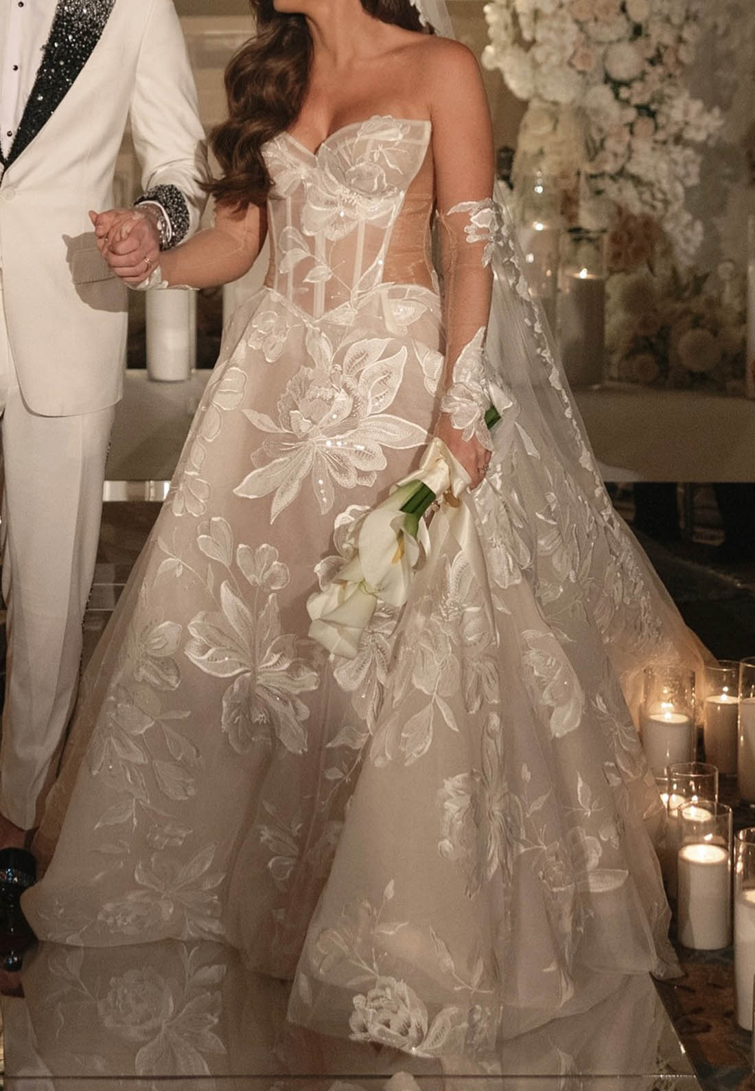 Charming A-Line Sweetheart Lace Wedding Dress