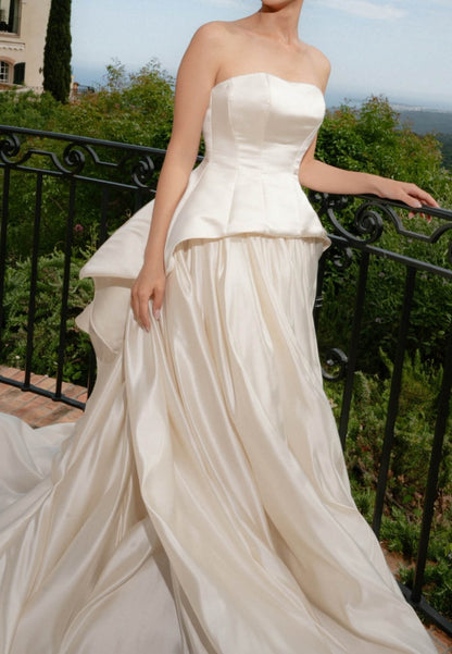 Simple Sleeveless Strapless Empire-Waist Wedding Dress