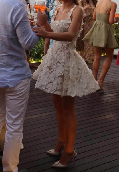 Spaghetti Straps Square Short Lace Wedding Dress