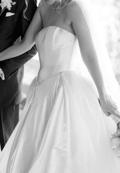 Simple Sleeveless Strapless Empire-Waist Satin Wedding Dress