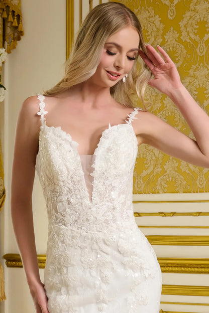 Delicate Embellished Spaghetti Straps Fitted Sleeveless Bridal Gown