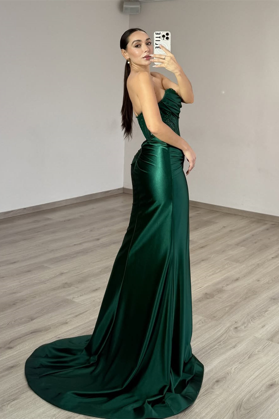 Glamorous Dark Green Sweetheart Satin Prom Dress Sleeveless Mermaid With Beads Pleats