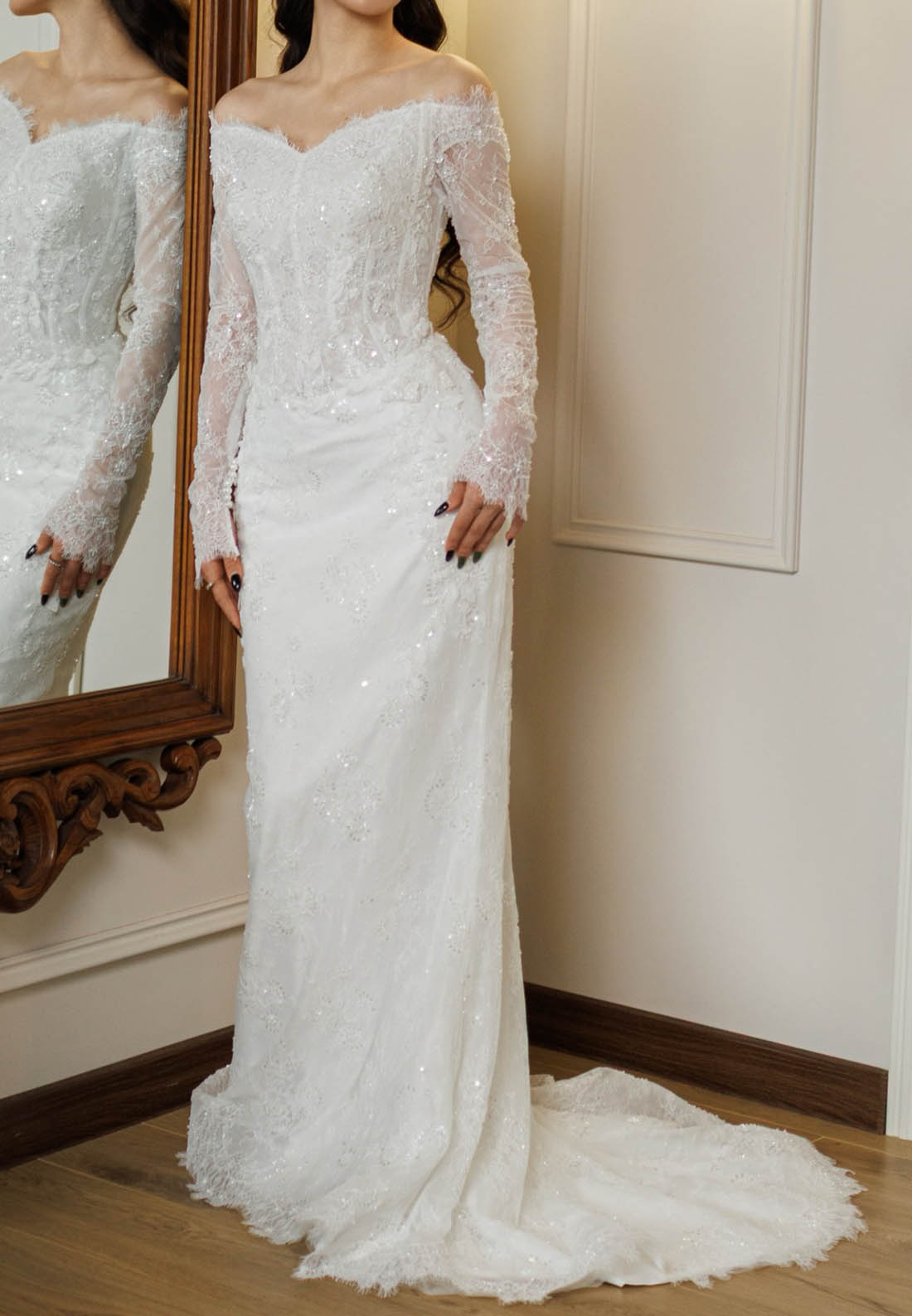 Long Sleeves Scoop V-Neck Mermaid Wedding Dress