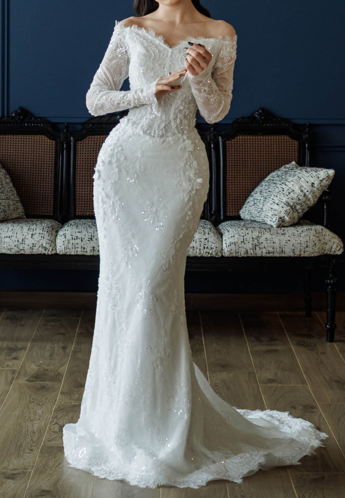 Long Sleeves Scoop V-Neck Mermaid Wedding Dress