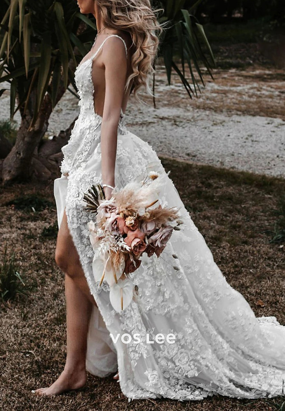 A-Line Spaghetti Straps V Neck Appliques Lace Wedding Dresses with Court Train