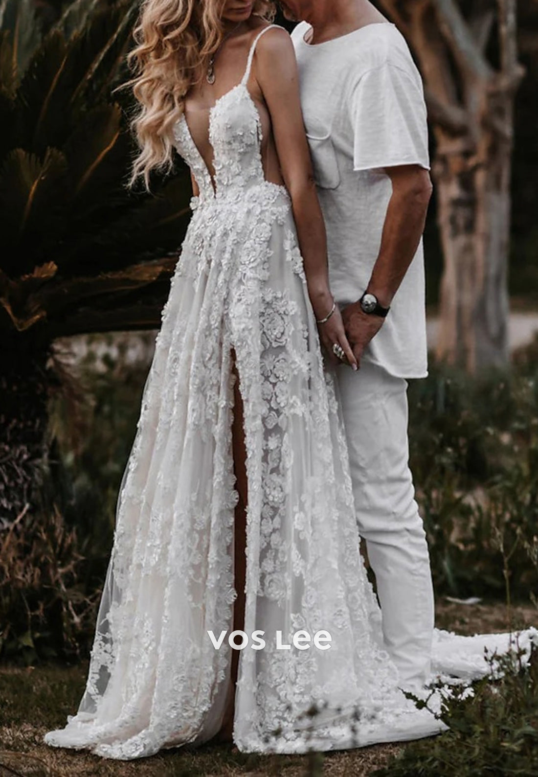 A-Line Spaghetti Straps V Neck Appliques Lace Wedding Dresses with Court Train