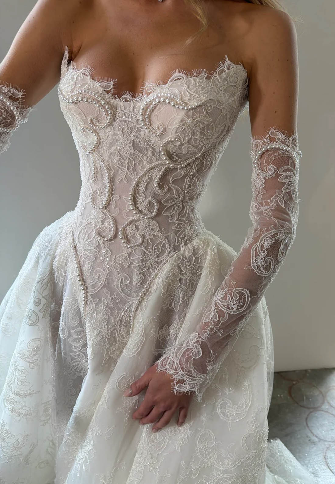 A-Line Scoop Sleeveless Corset Lace Wedding Dress