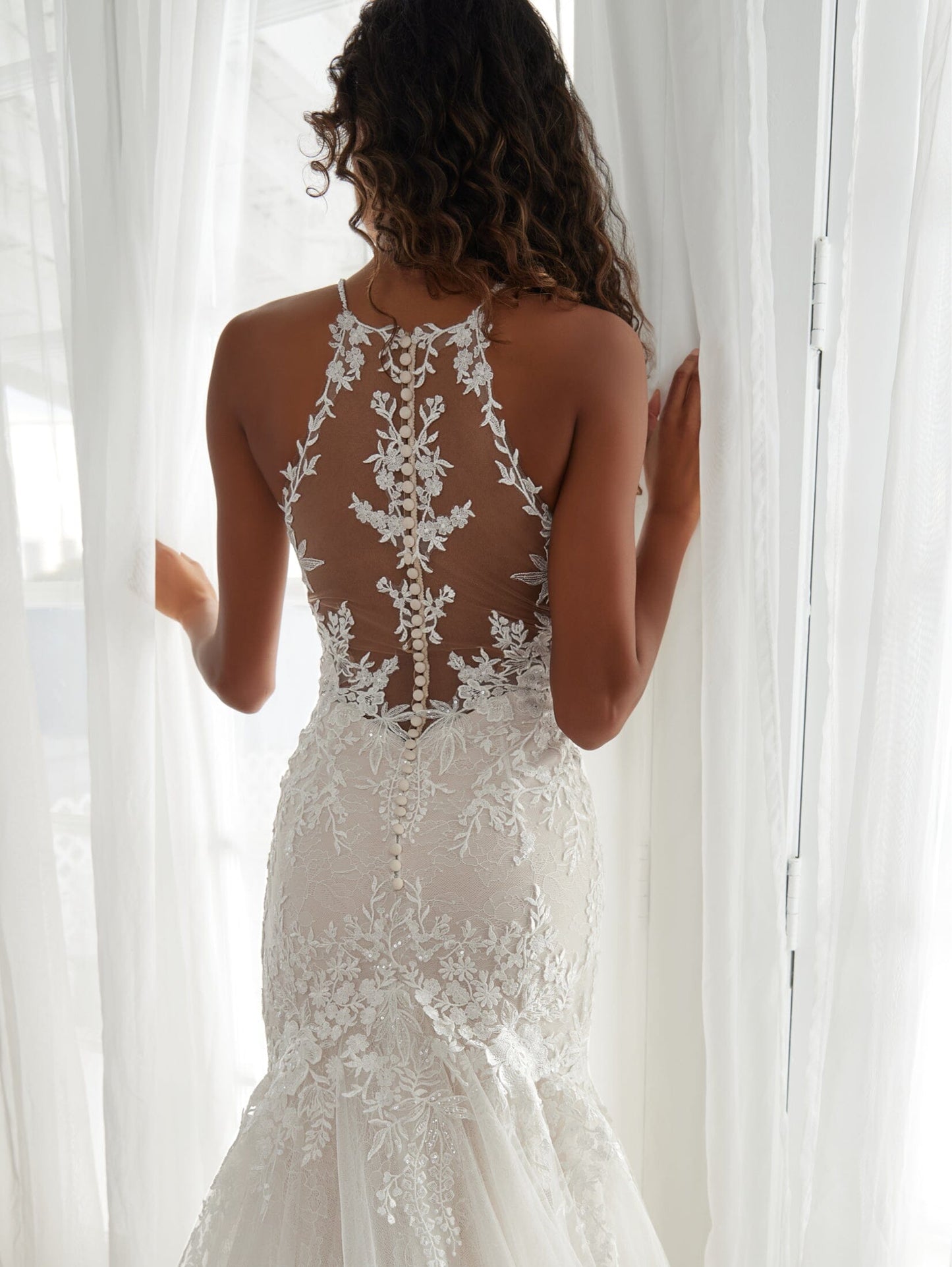 Luxury Halter Sweetheart Lace Wedding Dress | Slim Mermaid Bridal Gown