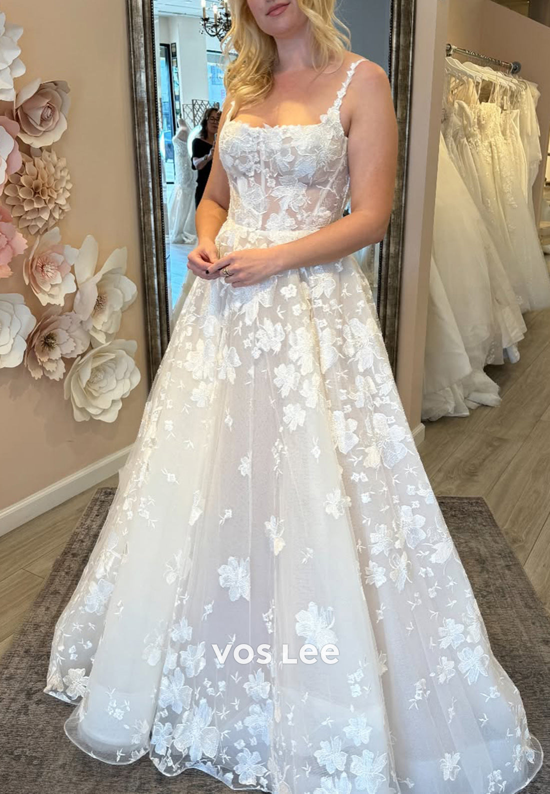 A-Line Spaghetti Straps Appliques Lace Floor-Length Wedding Dresses