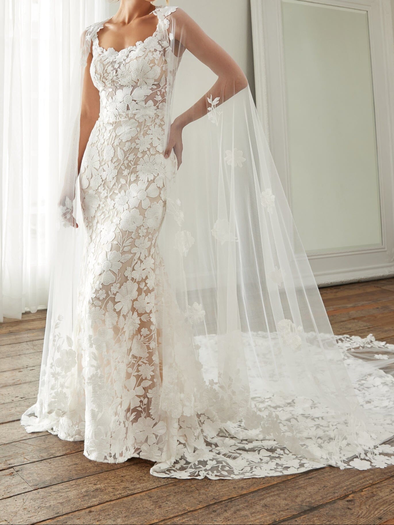 Vintage Elegant Square Neck Mermaid Gown | All-Lace Slim Fit Bridal Dress