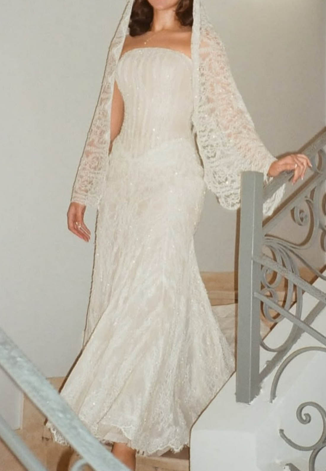 Sparkly Sleeveless Strapless Lace Wedding Dress