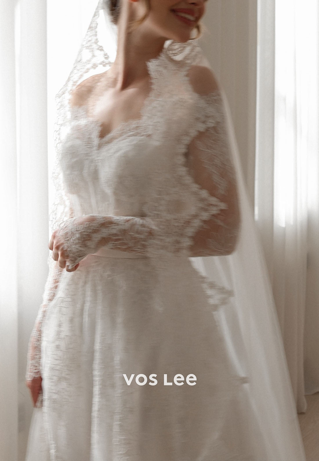 Off-the-Shoulder Lace Wedding Dress Long Sleeve Bridal Gown Wedding Dress for Timeless Brides