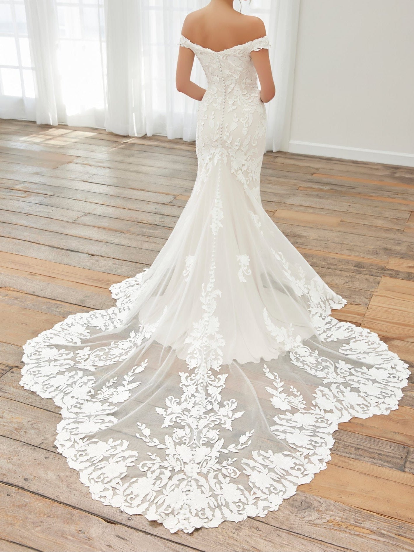 Romantic Vintage Off-the-Shoulder Mermaid Gown | All-Lace Slim Fit Bridal Dress