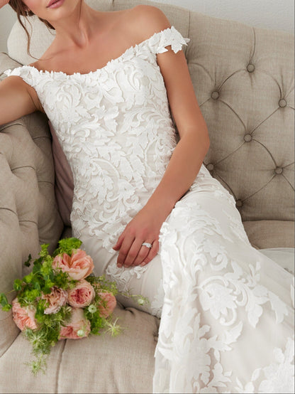 Romantic Vintage Off-the-Shoulder Mermaid Gown | All-Lace Slim Fit Bridal Dress