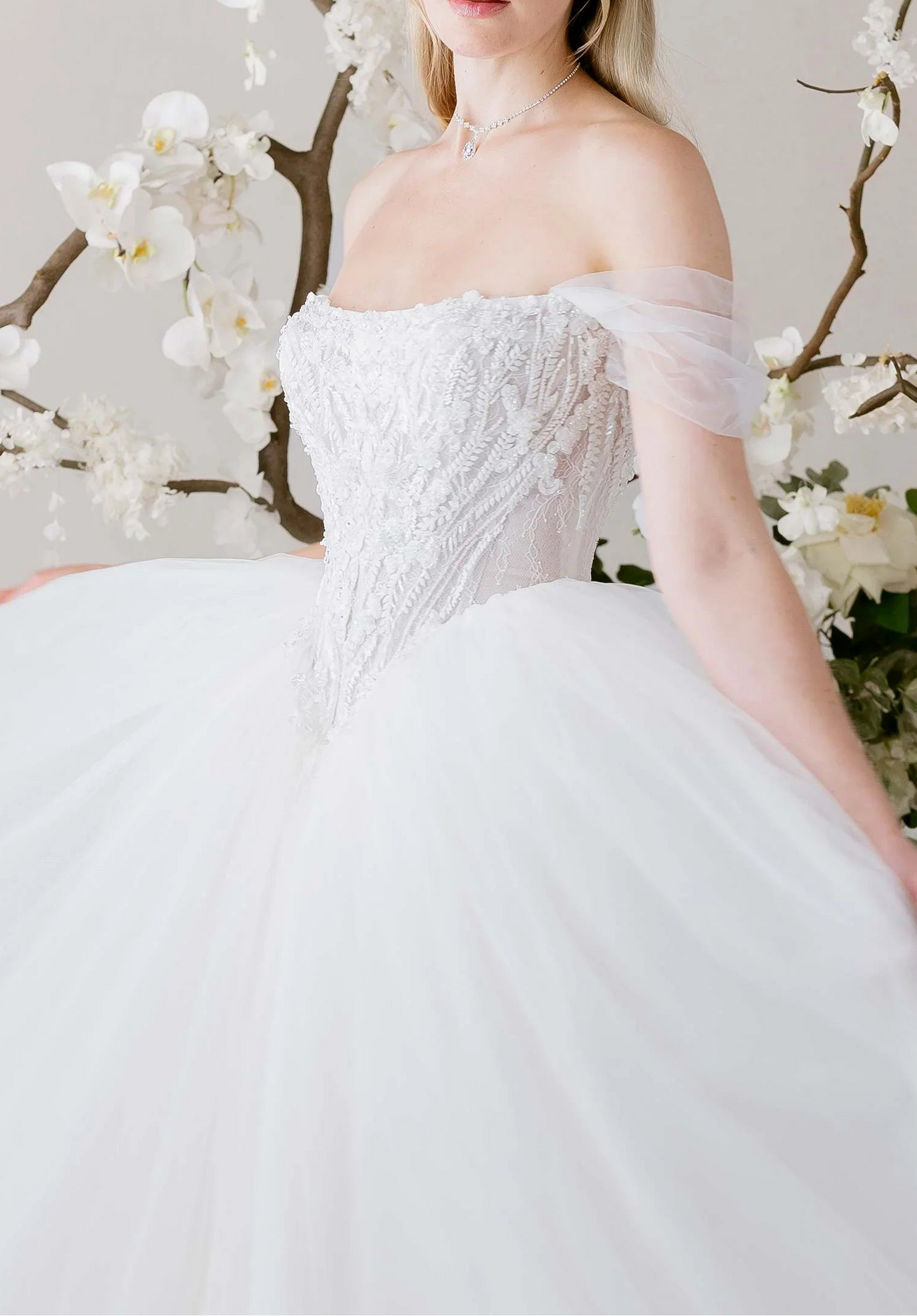 Princess Wedding Gown: Sweetheart Neckline Lace & Tulle Ball Gown
