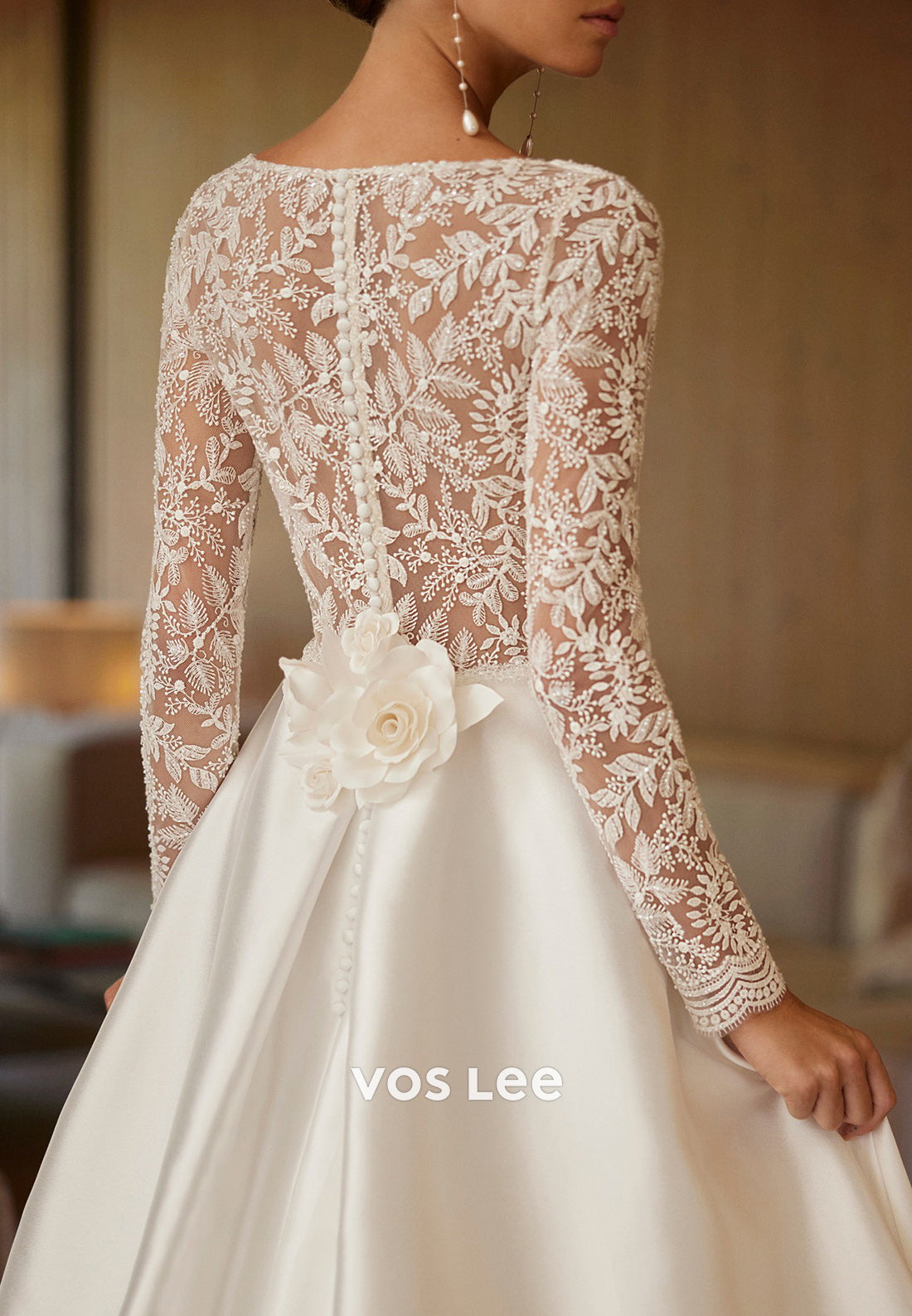Long Sleeve Square Appliques Lace Flowers Pleated Wedding Dresses with Court Train