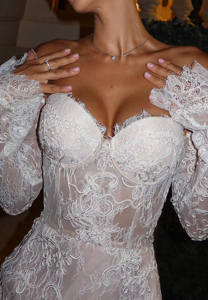 Charming Long Sleeves Sweetheart Lace Mini Wedding Dress