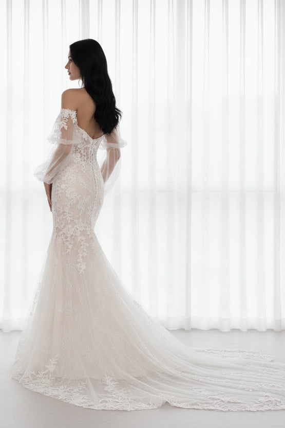 Sweetheart Neckline Bridal Gown with Removable Puff Sleeves | Slim Fit for a Flawless Bridal Look